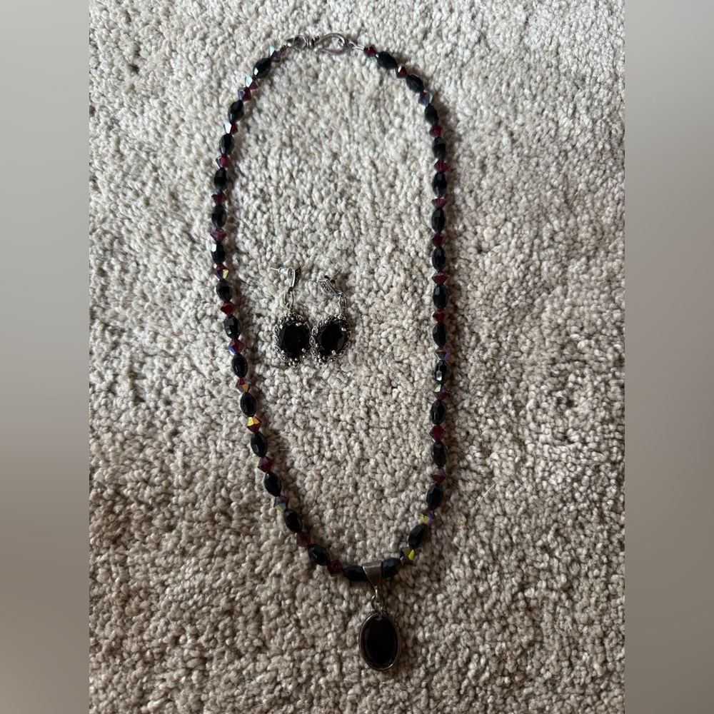 Elegant Black and Silver Jewelry Set